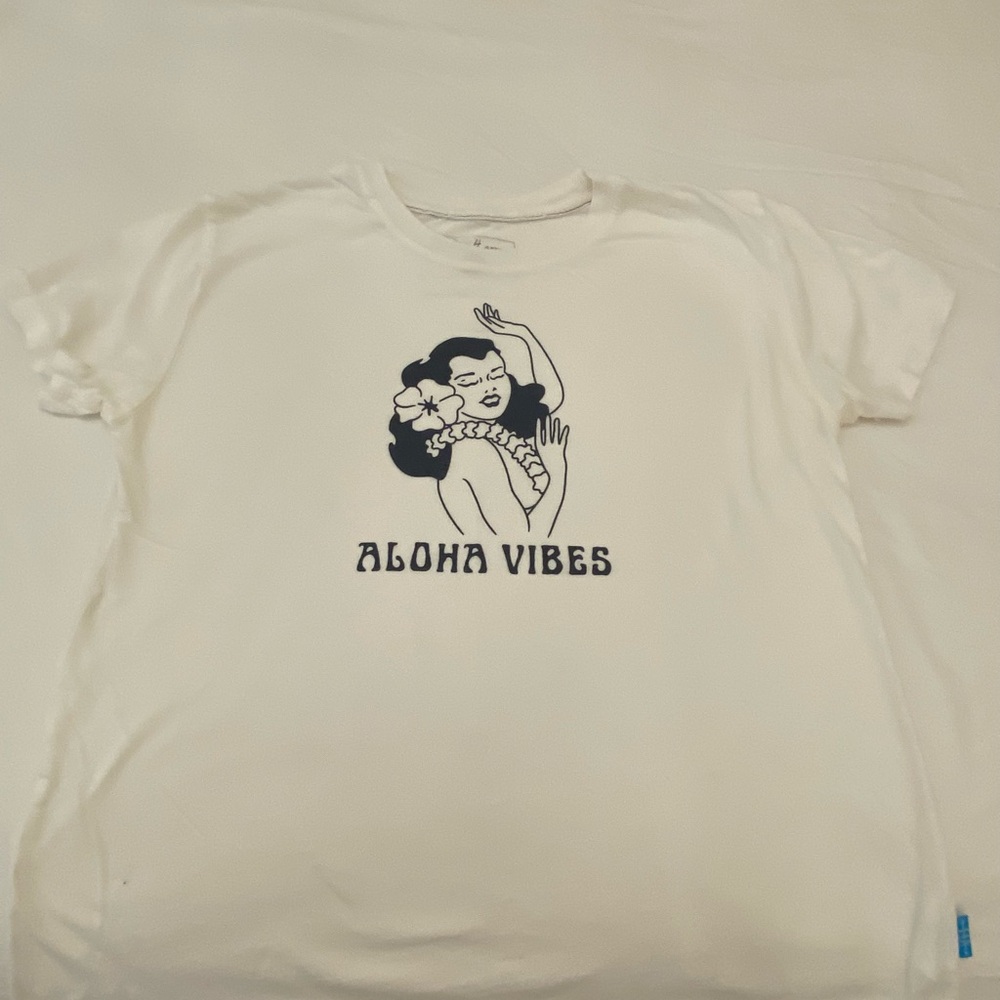 Aloha Vibes Graphic T-Shirt